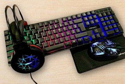 Игровой комплект 4 в 1 Cyberpunk клавиатура + мышка + наушники + коврик черный 710 фото