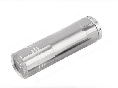Ліхтарик на батарейках ААА ABC 9 діодів срібний 2 фото